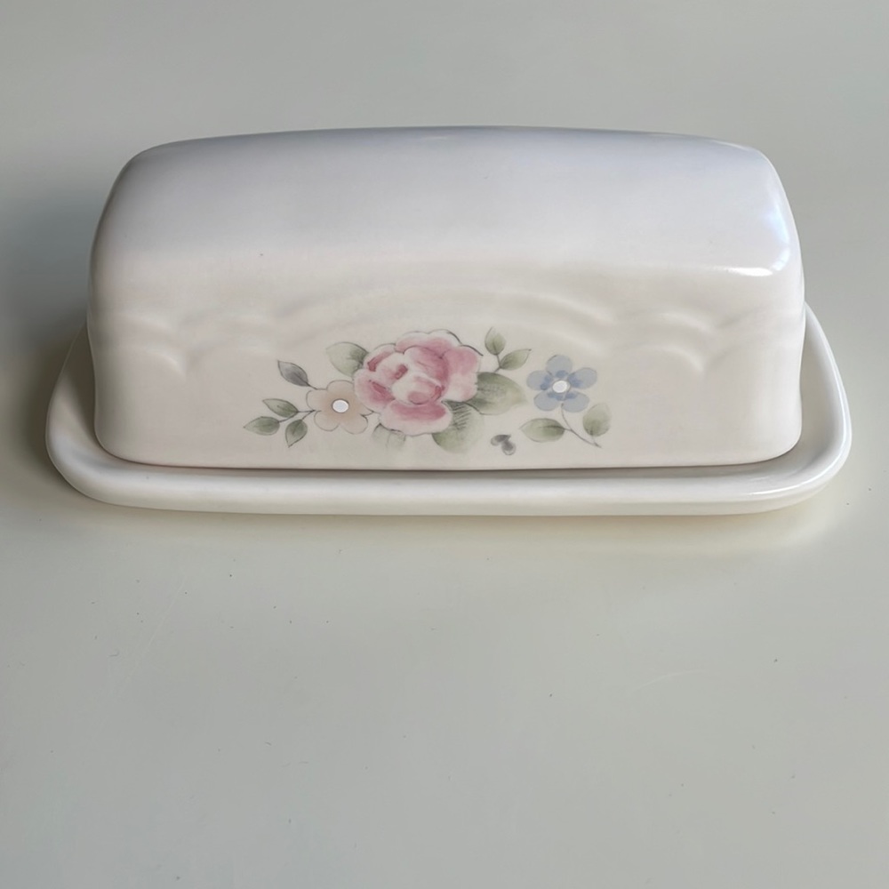 Pfaltzgraff Vintage Tea Rose Covered Butter Dish